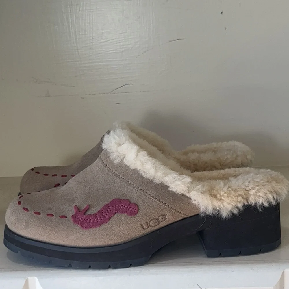 UGG Kid’s Suede Flutter Caterpillar/Butterfly Fur Lined Clog Mules Size 4